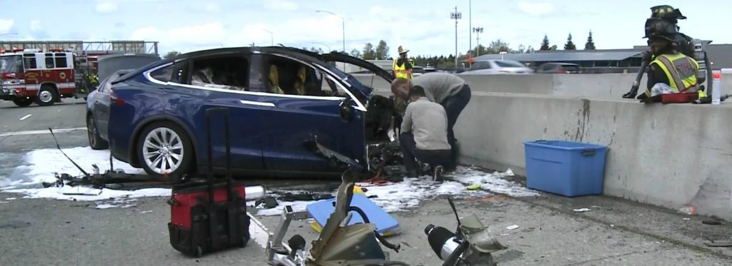 Tesla crash, California 