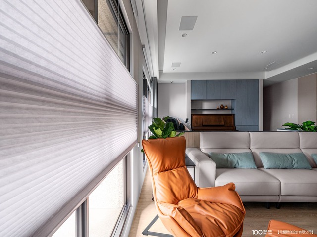 Rank 2 living room